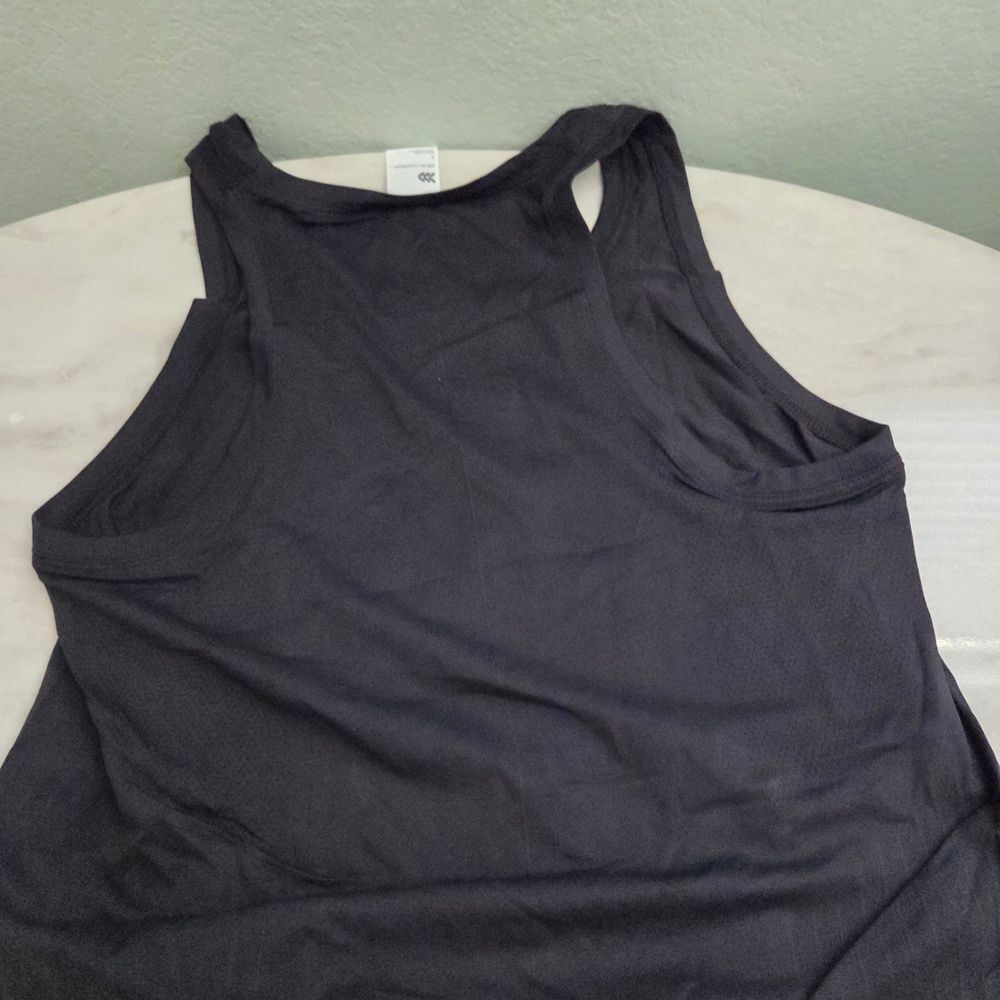 All in Motion Black Seamless Core Tank - Picture 4 of 4